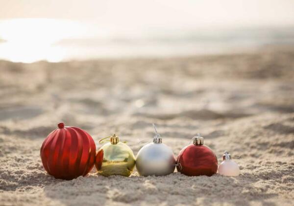 Christmas-beach-1000x700